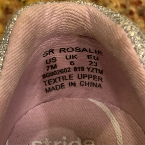 Stride Rite Size 7 Toddler Shoe - Picture 3 of 7